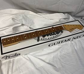 0991103921 Fender Classic Player 60s Stratocaster Neck C Shape 21 Medium Jumbo Frets