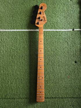 Fender 218734 Lic. Allparts Jazz Bass Neck. Quartersawn Roasted Maple. Made In Japan