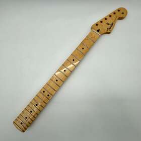 23107 Fender Player Stratocaster Maple Neck Mint