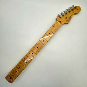 24007 Fender American Professional Stratocaster Maple Neck