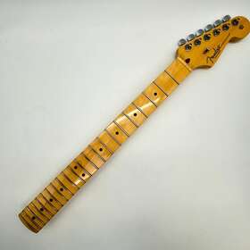 24012 Fender American Professional Stratocaster Maple Neck