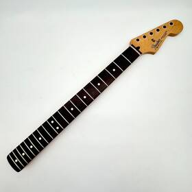 24085 Fender Stratocaster Standard Rosewood Neck