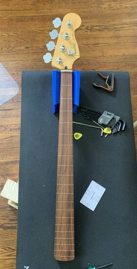 Fender 717669549190 Player Series Fretless Jazz Bass Neck 9.5 Inch Radius Pau Ferro With Tuners