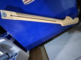 997002921 Fender Stratocaster Neck. Maple Fret Board 21 Medium Frets