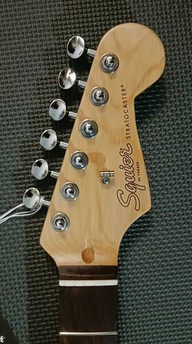 Cmcj24039520 Fender Squier Strat Deluxe Neck Locking Tuners Bone Nut Roller Tree