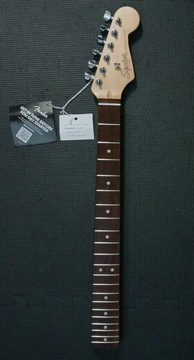Cmcj2404229 Fender New Squier Strat Neck With Tuners