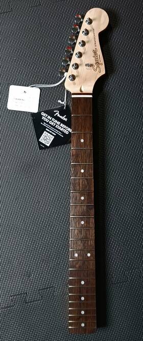 Crnl24001543 Fender New Squier Neck With Bone Nut