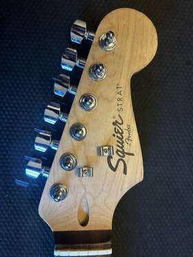 Cxs100880919 Fender Squier Stratocaster Se Guitar Neck Rosewood Board With Tuners/plate/bolts