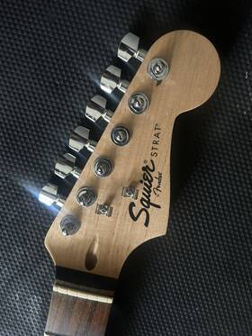 Cxs110802113 Fender Squier Stratocaster Se Guitar Neck Rosewood With Tuners/bolts/neck Plate