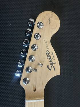 Cy03033013 Fender Squier Affinity Stratocaster Maple Guitar Neck With Tuners/plate/bolts