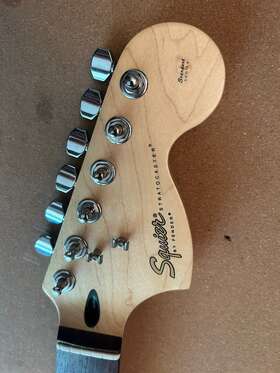 Cy98122517 Fender Squier Standard Stratocaster Guitar Neck Rosewood Fretboard With Tuners
