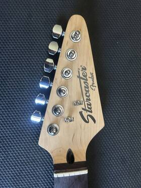 Ic050650335 Fender Squier Starcaster Guitar Rosewood With Tuners/original Bolts/plate Mint
