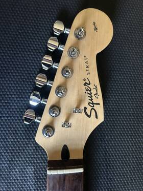 Ic071014702 Fender Squier Affinity Stratocaster Rosewood Guitar Neck With Tuners/plate/bolts