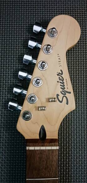 Icsb21030715 Fender 2021 Squier Strat Laurel Neck With Tuners Super Clean