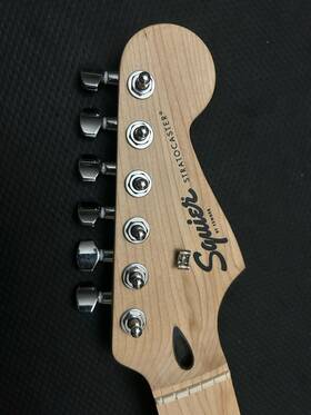 Icse23006475 Fender Se Squier Stratocaster Maple Guitar Neck With Tuners/plate/bolts