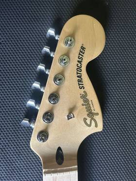 Icsi21007391 Fender Squier Affinity 2021 Stratocaster Maple Guitar Neck With Tuners/plate/bolts
