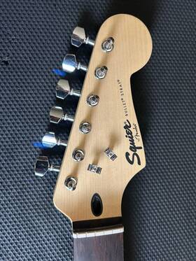 Fender Icws15070030 Squier Bullet Stratocaster Guitar Neck Rosewood Mint With Tuners/plate/bolts