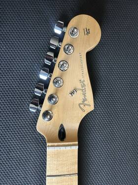 Mx20127279 Fender Mim Player Series Stratocaster Maple Guitar Neck With Tuners/plate/bolts