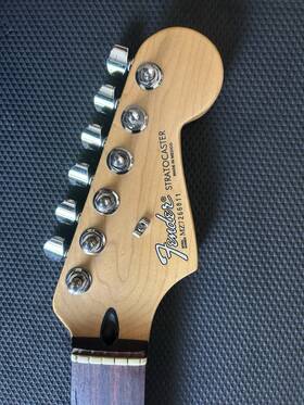 Mz7266811 Fender Mim Stratocaster Guitar Neck Rosewood Fretboard With Tuners/plate/bolts