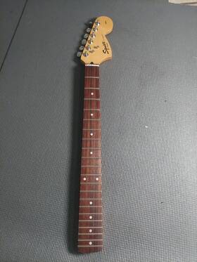 040429028 Fender Squier Affinity Stratocaster Guitar Neck Rosewood With Tuners/
