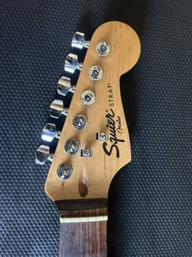 Cae0050415333 Fender Squier Stratocaster Rosewood Guitar Neck With Tuners/plate/bolts