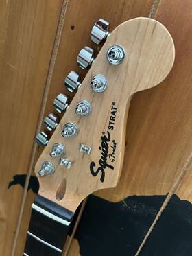 Cxs061401585 Fender Squier Stratocaster Guitar Neck Rosewood Fretboard With Tuners