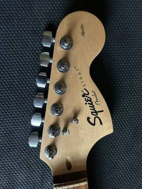 Cy090604677 Fender Squier Affinity Stratocaster Guitar Neck Rosewood Fretboard With Tuners