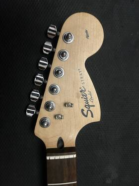 Ic040410352 Fender Squier Affinity Stratocaster Rosewood Guitar Neck With Tuners Plate/bolts