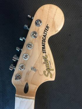 Icsj23019989 Fender Squier 2023 Affinity Maple Stratocaster Neck With Tuners/plate/bolts