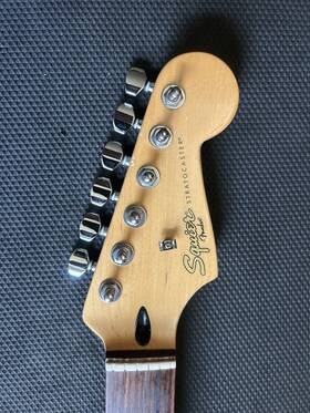 Nhs1115985 Fender Squier Vintage Modified Rosewood Guitar Neck With Tuners/plate/orig Bolts