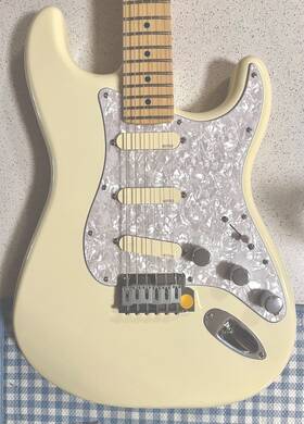 0266220505 Genuine Fender Product Standard Stratocaster Poplar Antique White Body With Emg Pickups Open Box