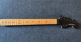 Squier Cmcj22013660 Stratocaster Electric Guitar Neck Maple Black Headstock With Tuners