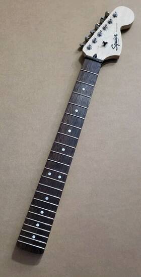 Eeo-87-plo-1249 Squier Inspired By Fender Mustang Guitar Neck With Tuners