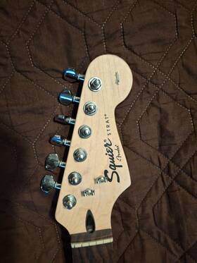 Squier Si040502956 Loaded Fender Bullet Strat Neck With Tuners And String Trees