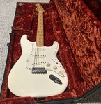 2006 Mim Fender Strat Reverse Neck Olympic White With Hsc Free Shipping. Fixed Price $749.99.
