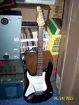 Left-handed 2003 Samick Electric Guitar Model LS-11 / Bk. Fixed Price $150.00.
